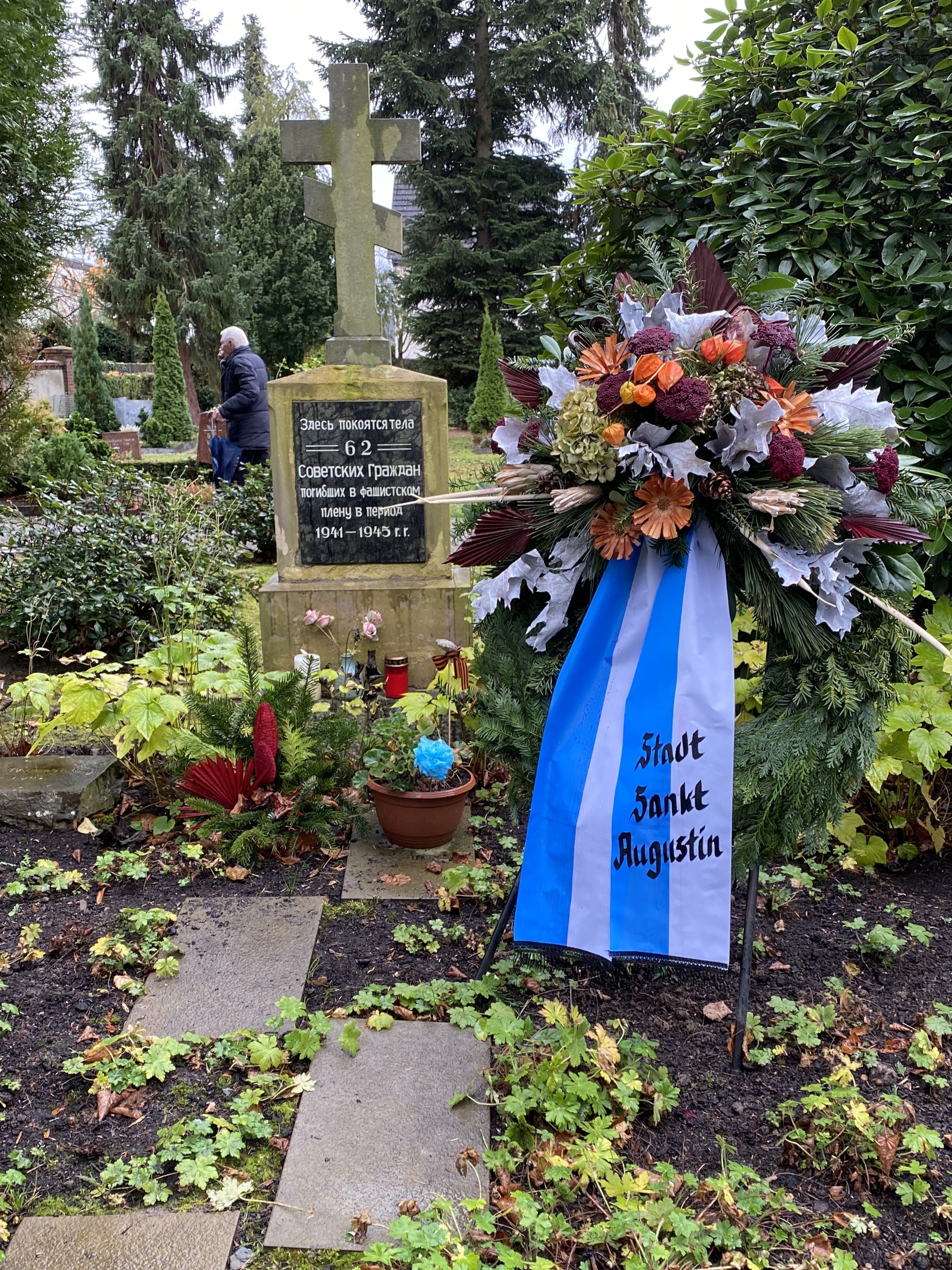  Volkstrauertag 2024 Russ. Kriegsgefangenen Gräber in Hangelar