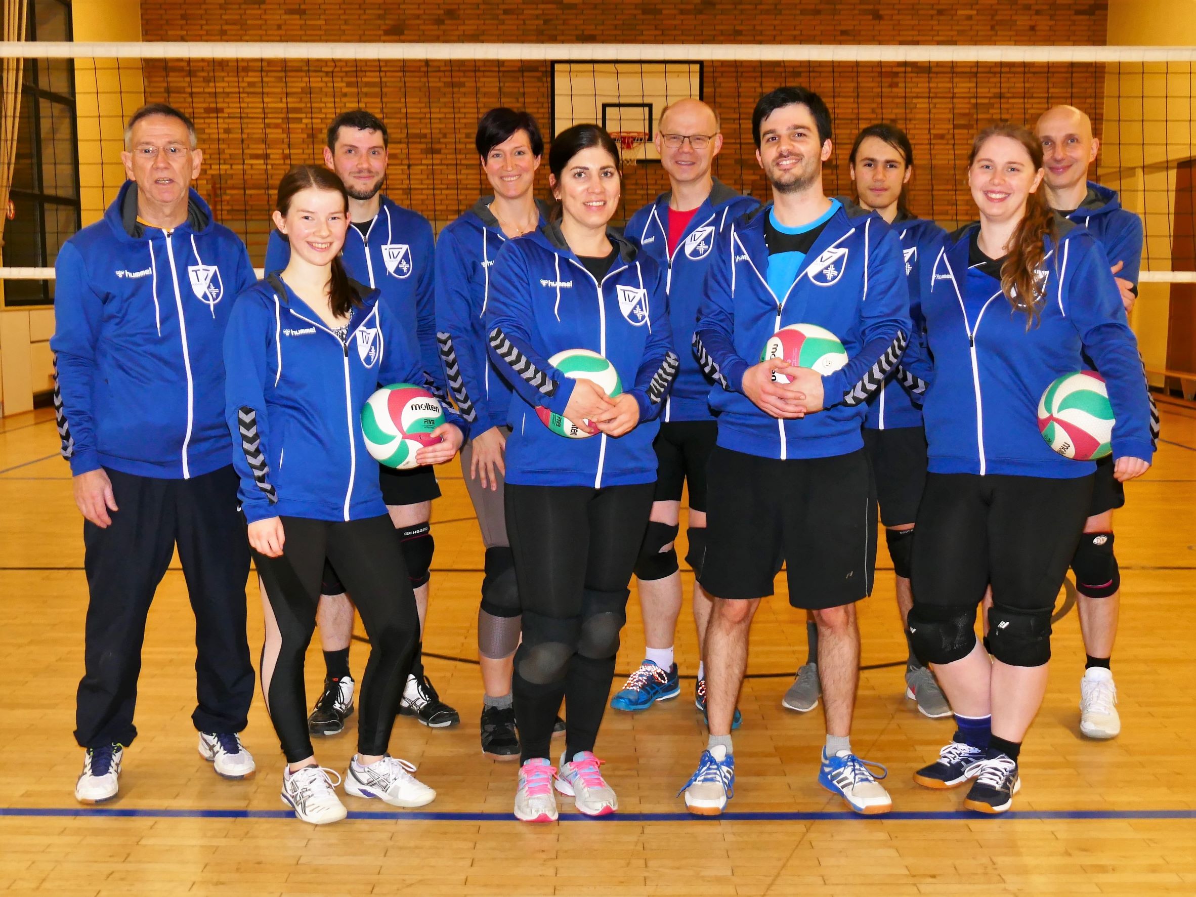 Neue Trainingsjacken f. d. Volleyballer*innenr